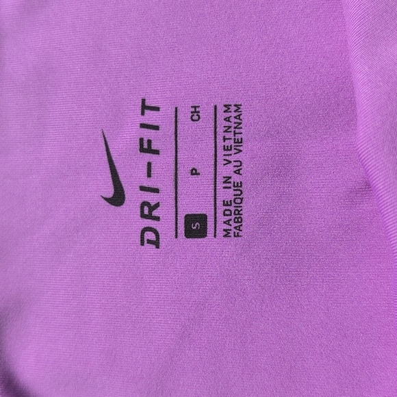 Nike Women's Purple Shorts Size Small - Picture 2 of 6